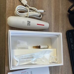 Sephora Face Gym Skincare Tool - White and Red